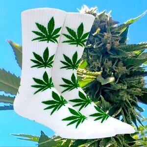 1 pair Unisex Fashion Weed Socks Street Skateboard